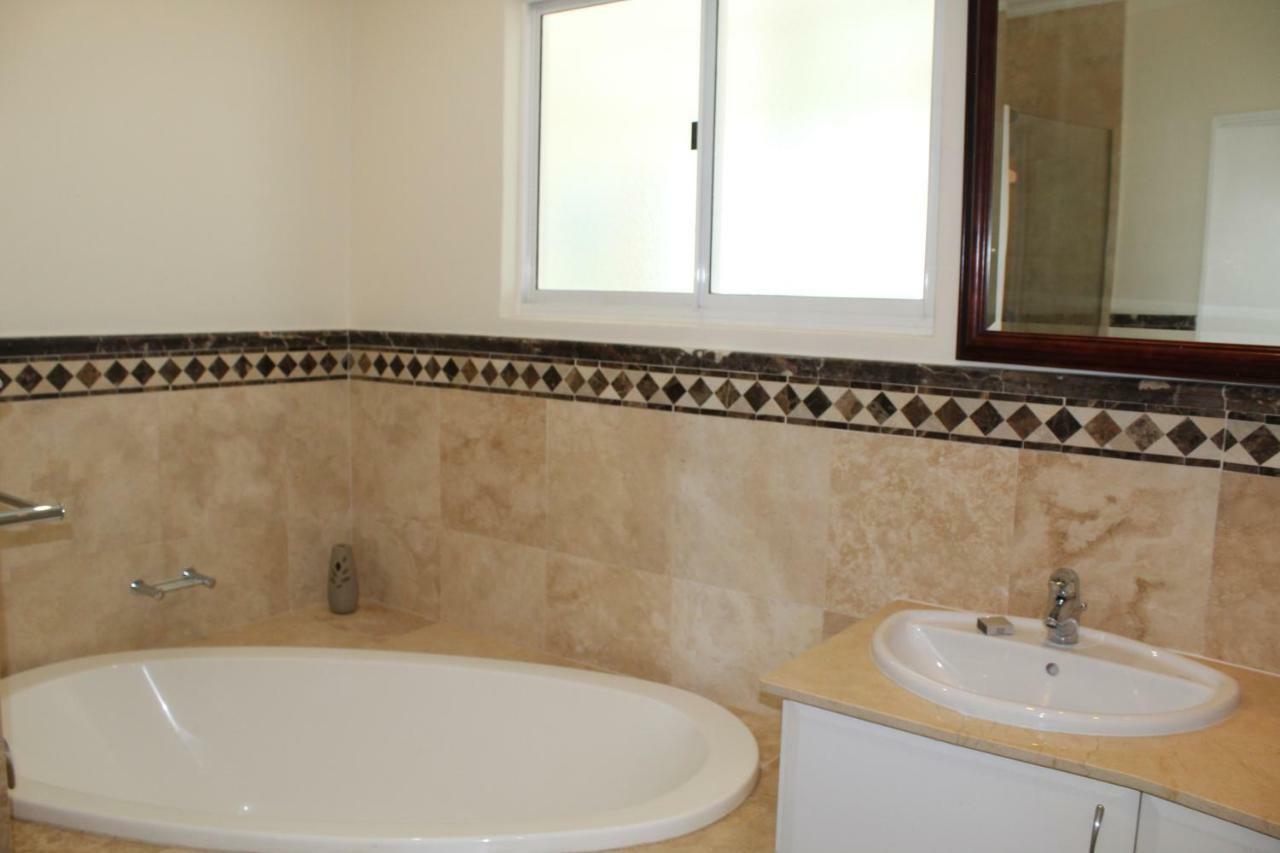 Unit 1101 Oyster Rock Appartement Durban Buitenkant foto